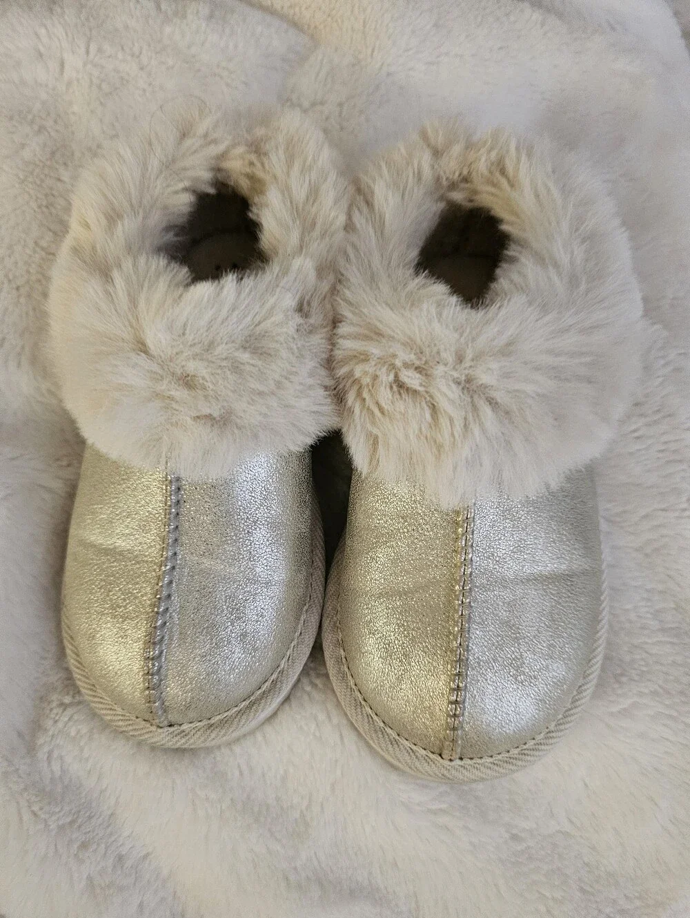 Kids Shoes Easy To put On, Metallic Silver Faux-Fur Slip-On Slippers Size 10t
